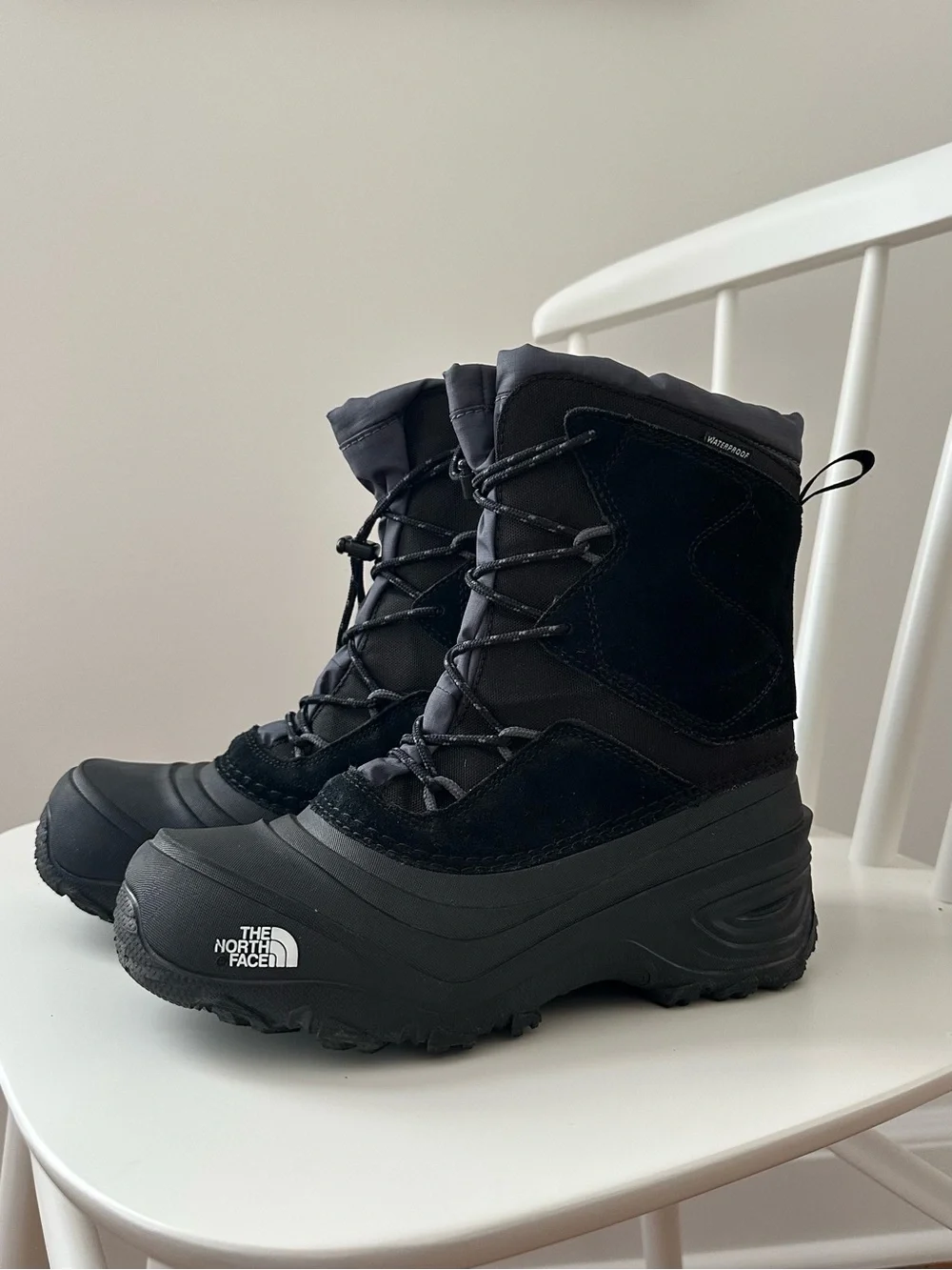 The North Face Youth Alpenglow V Waterproof Boots Size 5